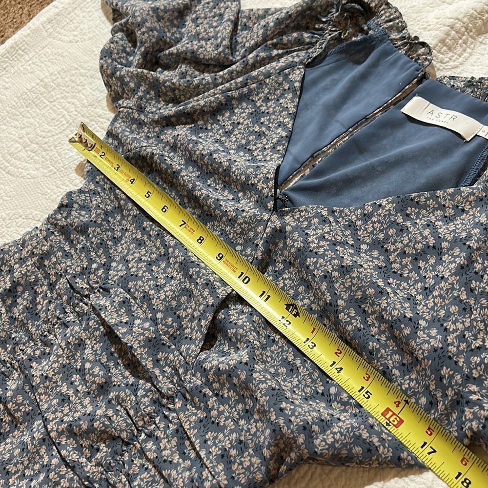 ASTR The Label Floral multi Blue Mini Dress. Small - Picture 9 of 12